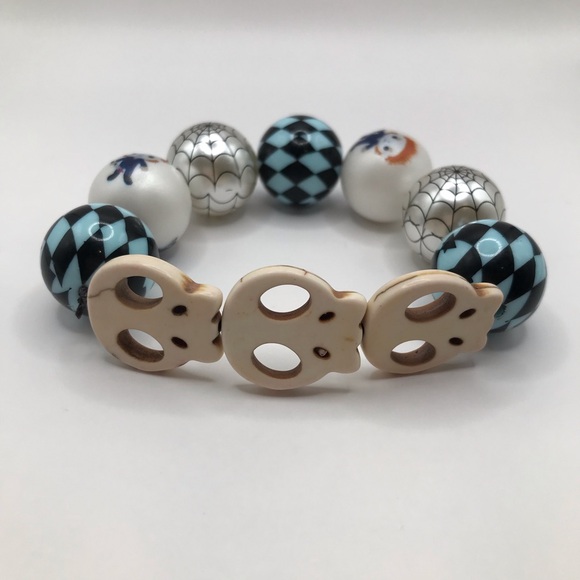 Womens Halloween Michael Blue Checkered Skull Spiderweb Bubblegum Bead Bracelet - Picture 2 of 5